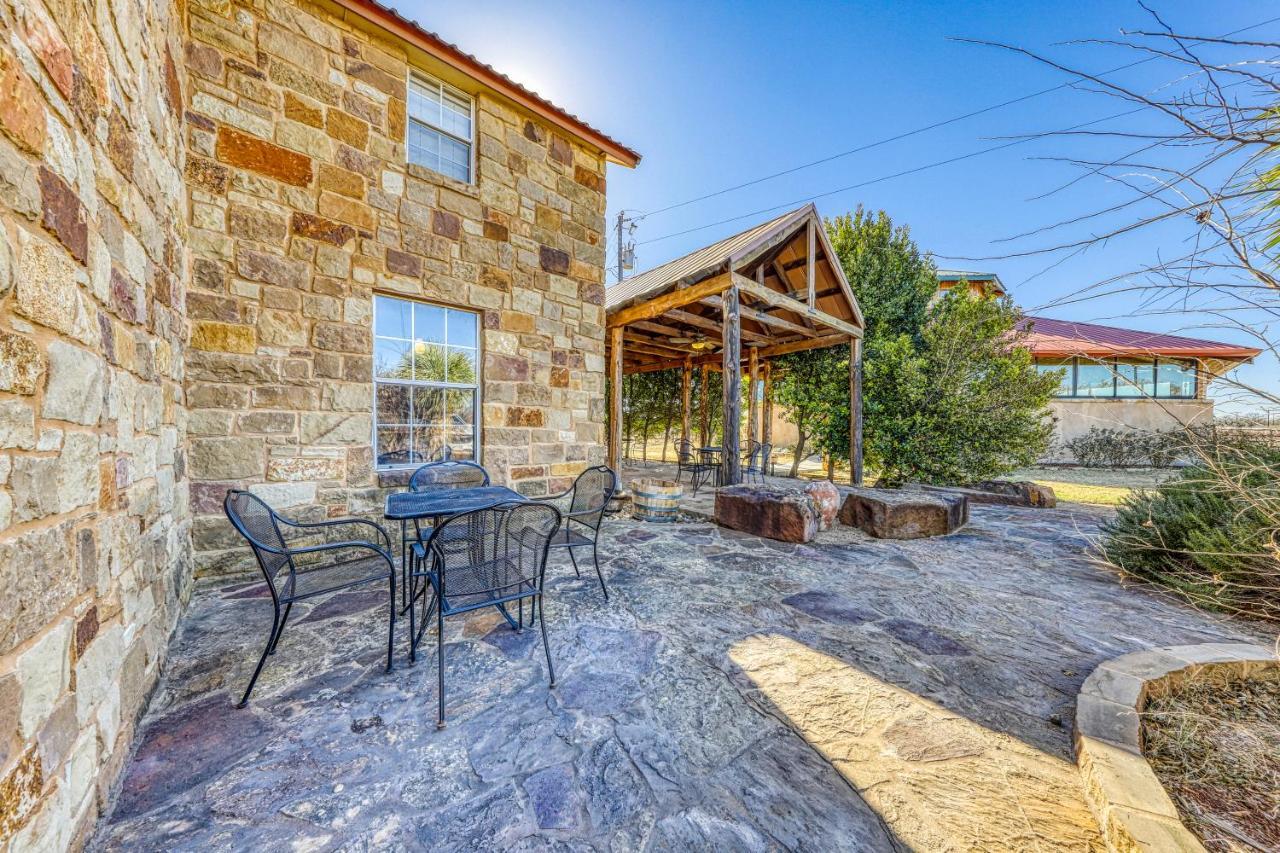 The Plum @ Mendelbaum Winery Guest Cabins Villa Fredericksburg Ngoại thất bức ảnh