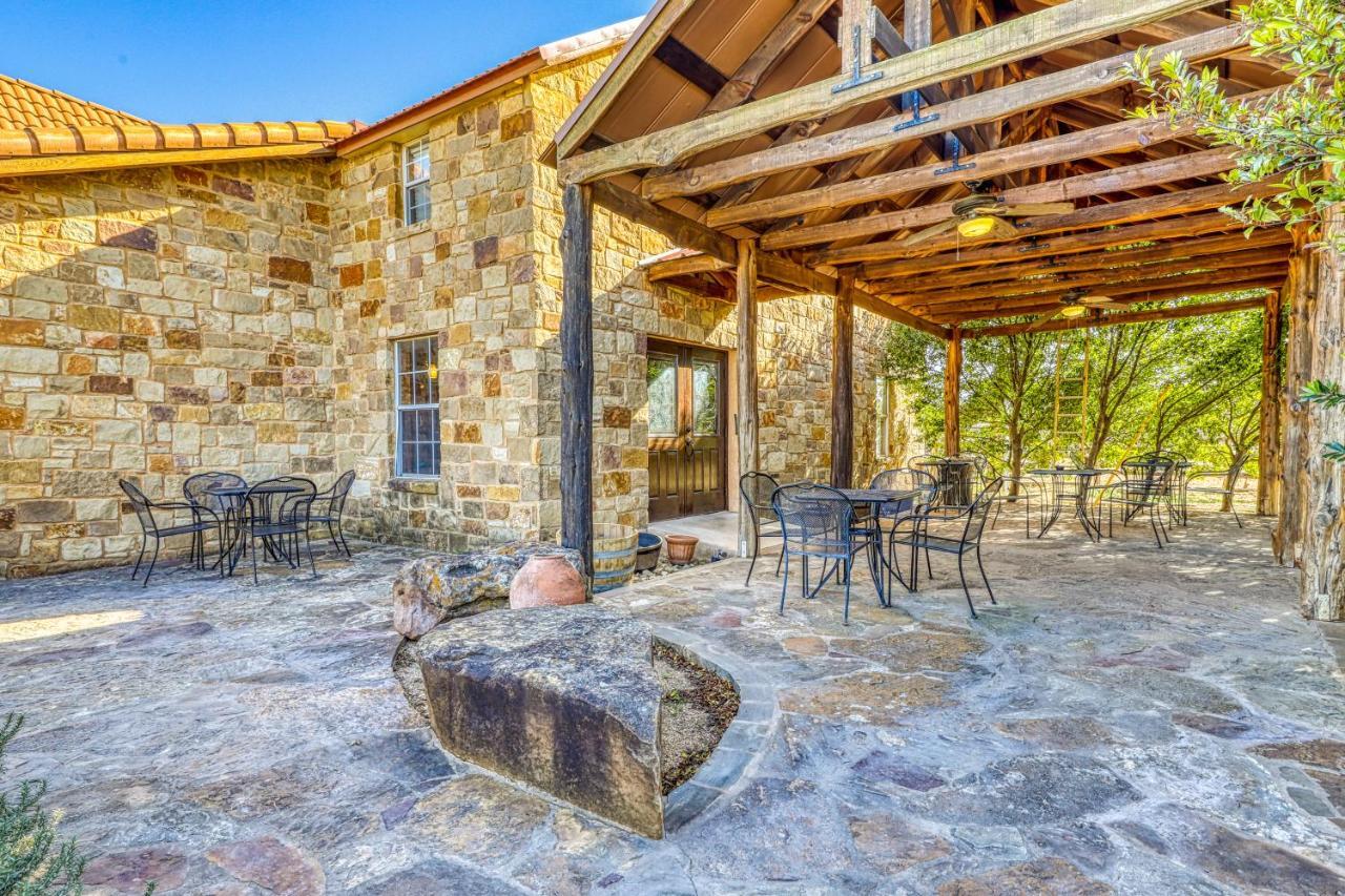 The Plum @ Mendelbaum Winery Guest Cabins Villa Fredericksburg Ngoại thất bức ảnh